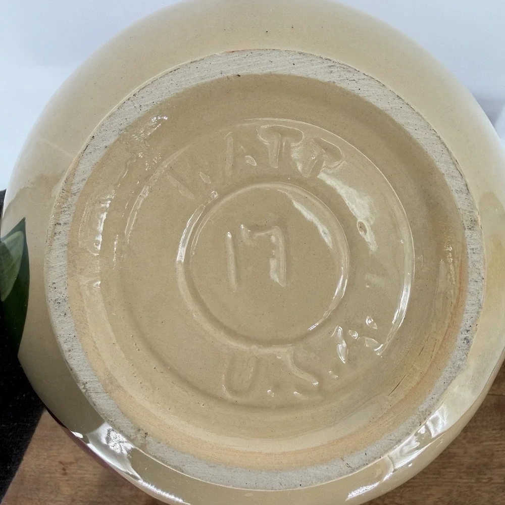 VTG Watt Pottery Apple Pitcher #17 Large 64oz Ice Lip Oven Ware USA - No Crazing